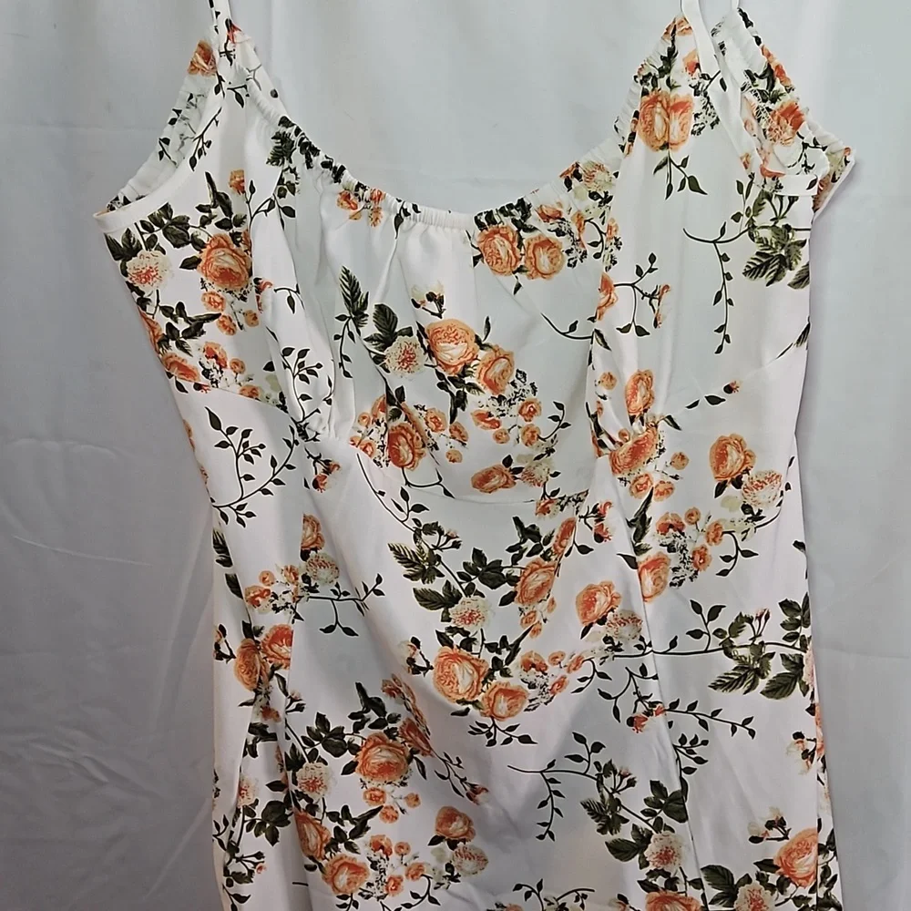 Dress - Picture 2 of 3